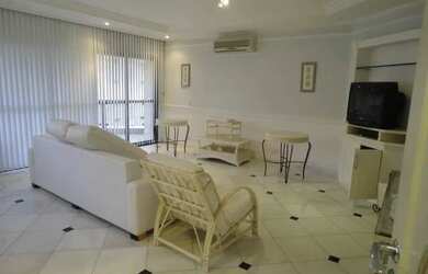 Imagem: O apartamento possui 4 Dormitórios, 2 Banheiros, 1 Vaga na