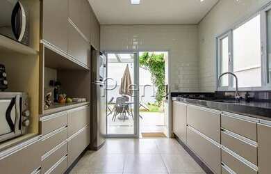 Imagem 7: Venda Casa com 200,00 metroQuadrado, 3 dormitório s , 4 vaga s . Swiss...