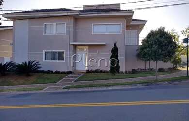 Imagem: A casa em condomínio possui 3 Dormitórios, 5 Banheiros, 309m²