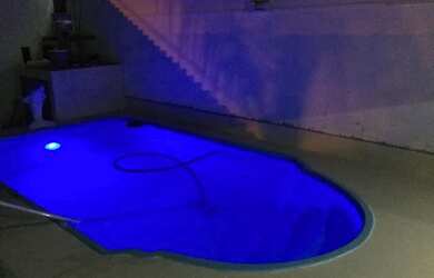 Imagem: A casa possui 2 Dormitórios, 3 Banheiros, 2 Vagas na garagem