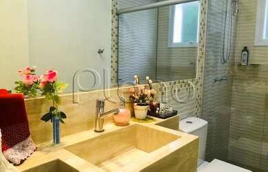 Imagem 15: Venda Casa com 296,00 metroQuadrado, 3 dormitório s , 2 vaga s . Swiss...