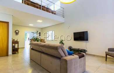 Imagem 2: Venda Casa com 200,00 metroQuadrado, 3 dormitório s , 4 vaga s . Swiss...