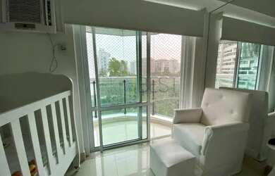 Imagem: O apartamento possui 3 Dormitórios, 5 Banheiros, 2 Vagas na