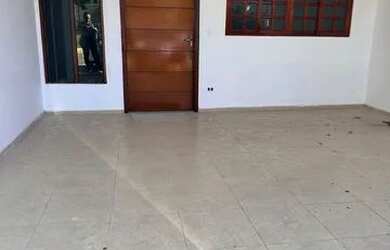 Imagem: A casa em condomínio para alugar possui 3 Dormitórios, 3 Banheiros