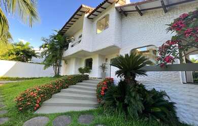 Imagem: A casa em condomínio possui 5 Dormitórios, 5 Banheiros, 4