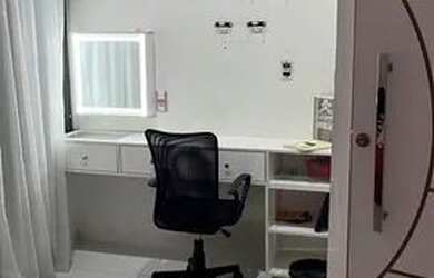 Imagem: A casa possui 3 Dormitórios, 2 Banheiros, 1 Vaga na garagem