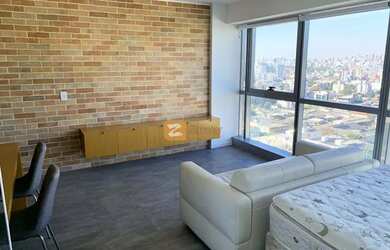 Imagem: O studio possui 1 Dormitório, 1 Banheiro, 1 Vaga na garagem