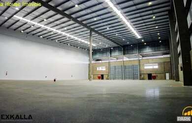 Imagem: O depósito possui 5 Vagas na garagem, 882m² de Área e está