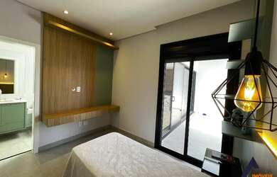 Imagem: A casa em condomínio para alugar possui 3 Dormitórios, 4 Banheiros