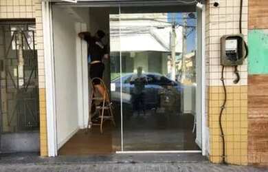 Imagem: O depósito possui 1 Vaga na garagem e 30m² de Área e está