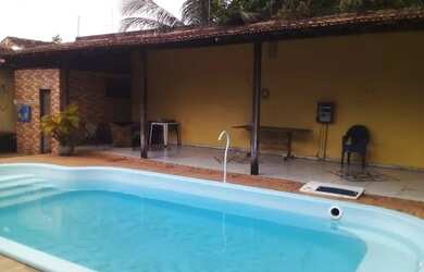 Imagem: A casa possui 2 Dormitórios, 2 Banheiros, 4 Vagas na garagem