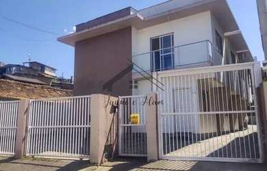 Imagem: A casa possui 2 Dormitórios, 2 Banheiros, 1 Vaga na garagem