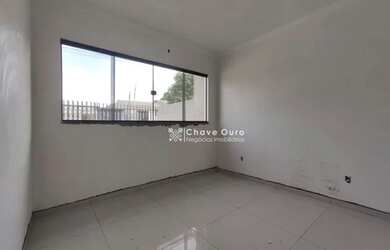 Imagem: A casa possui 3 Dormitórios, 1 Banheiro, 2 Vagas na garagem