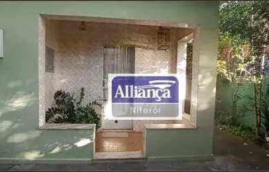 Imagem: A casa possui 3 Dormitórios, 2 Banheiros, 3 Vagas na garagem