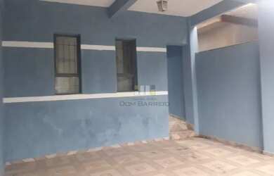 Imagem: A casa possui 2 Dormitórios, 2 Banheiros, 1 Vaga na garagem