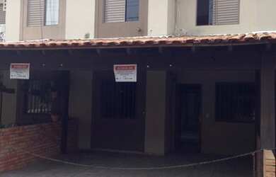 Imagem: A casa em condomínio possui 3 Dormitórios, 2 Banheiros, 2