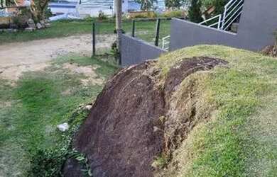 Imagem: O terreno está localizado em Praia de Fora, Palhoça à venda