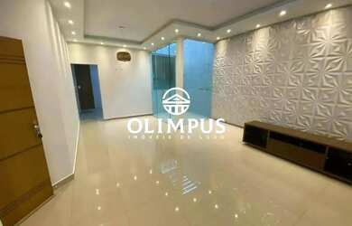 Imagem: A casa possui 3 Dormitórios, 2 Banheiros, 4 Vagas na garagem