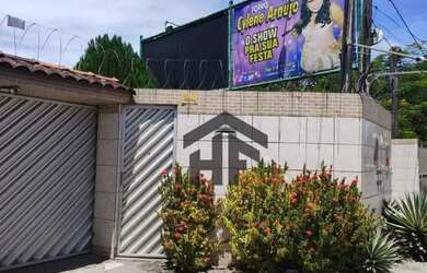 Imagem: A casa possui 3 Dormitórios, 4 Banheiros, 5 Vagas na garagem