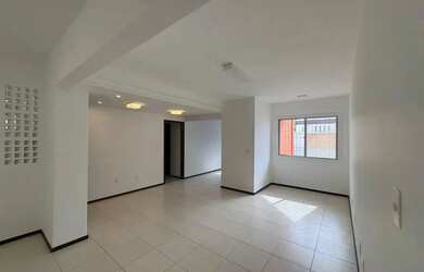 Imagem: O apartamento possui 3 Dormitórios, 1 Banheiro, 1 Vaga na garagem