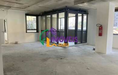 Imagem: O depósito possui 1 Vaga na garagem e 97m² de Área e está