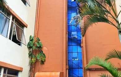 Imagem: O apartamento possui 2 Dormitórios, 1 Banheiro, 1 Vaga na garagem