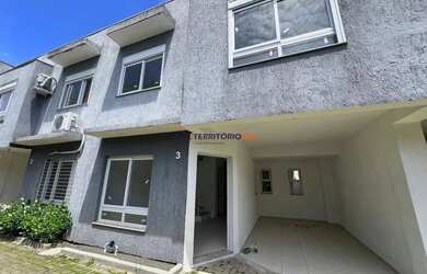 Imagem: A casa em condomínio possui 3 Dormitórios, 3 Banheiros, 1