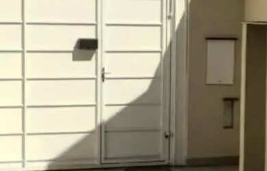 Imagem: A casa possui 3 Dormitórios e está localizado em Flores