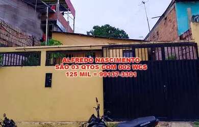 Imagem: A casa possui 2 Dormitórios, 2 Banheiros, 2 Vagas na garagem