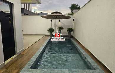 Imagem 12: Casa no Alphaville 4 com 4 Suítes Semimobiliada com Energia Solar/ Piscina...