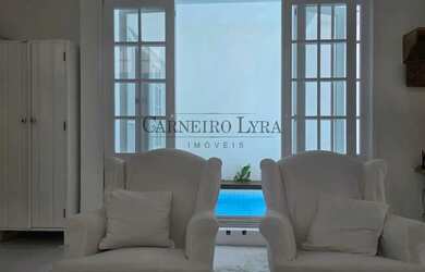 Imagem: A casa possui 3 Dormitórios, 3 Banheiros, 4 Vagas na garagem