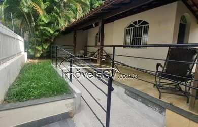 Imagem: A casa possui 1 Dormitório, 1 Banheiro, 1 Vaga na garagem e