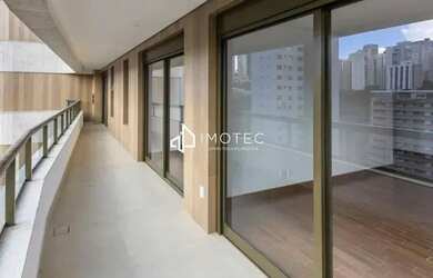 Imagem: O apartamento possui 4 Dormitórios, 4 Banheiros, 4 Vagas na