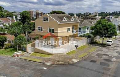 Imagem: A casa possui 3 Dormitórios, 3 Banheiros, 5 Vagas na garagem