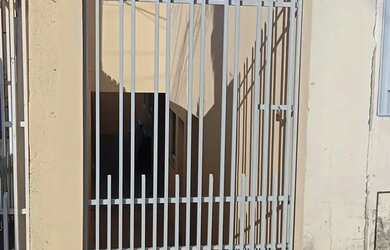 Imagem: A casa possui 2 Dormitórios, 1 Banheiro e 55m² de Área e