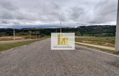 Imagem: O terreno possui 811m² de Área e está localizado em Jardim