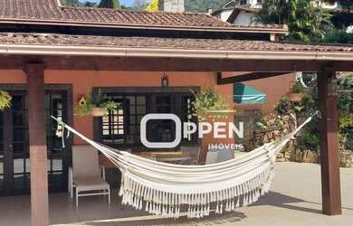 Imagem: Excelente casa com clima de montanha lago, piscina, área gourmet