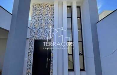 Imagem: A casa possui 3 Dormitórios, 4 Banheiros, 2 Vagas na garagem