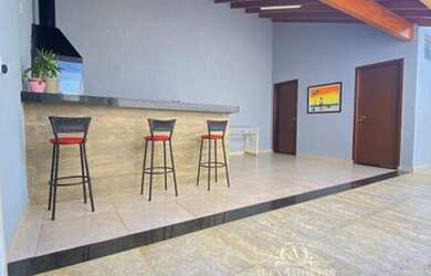 Imagem: O apartamento possui 3 Dormitórios, 2 Banheiros, 2 Vagas na