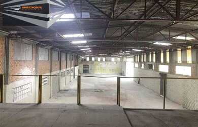 Imagem: O depósito possui 5 Vagas na garagem, 1.800m² de Área e