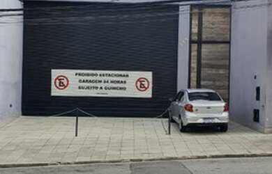 Imagem: O depósito possui 4 Vagas na garagem, 600m² de Área e está