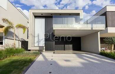 Imagem: A casa em condomínio possui 4 Dormitórios, 2 Banheiros, 4