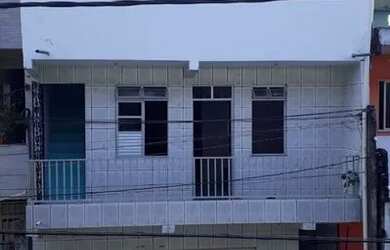 Imagem: A casa possui 3 Dormitórios, 1 Banheiro, 120m² de Área e