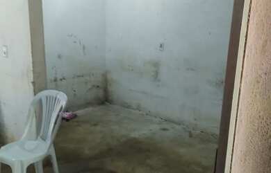 Imagem: A casa possui 2 Dormitórios, 1 Banheiro e está localizado