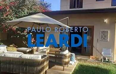 Imagem: A casa em condomínio possui 3 Dormitórios, 5 Banheiros, 4