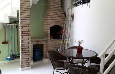 Imagem: A casa possui 2 Dormitórios, 3 Banheiros, 1 Vaga na garagem