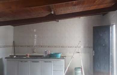 Imagem: A casa possui 2 Dormitórios, 1 Banheiro, 3 Vagas na garagem