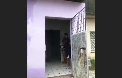 Imagem: A casa possui 1 Dormitório, 1 Banheiro, 1 Vaga na garagem e