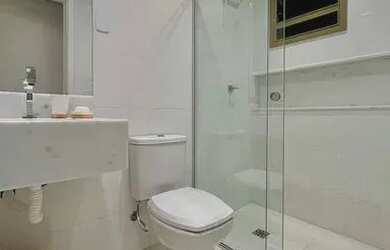 Imagem: A casa possui 2 Dormitórios, 1 Banheiro, 1 Vaga na garagem