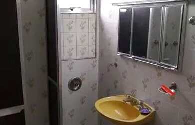 Imagem 16: Casa salão comercial numa frente e 4 salões comerciais na outra frente